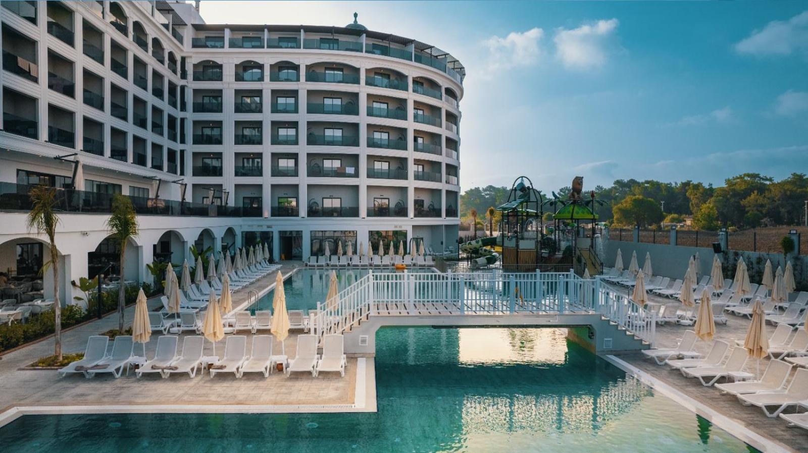 Side Moon Palace Luaran gambar